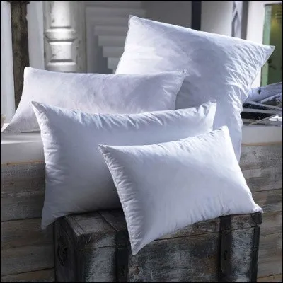 Comment appelle-t-on un linge de maison utilis&eacute; pour recouvrir un oreiller ?