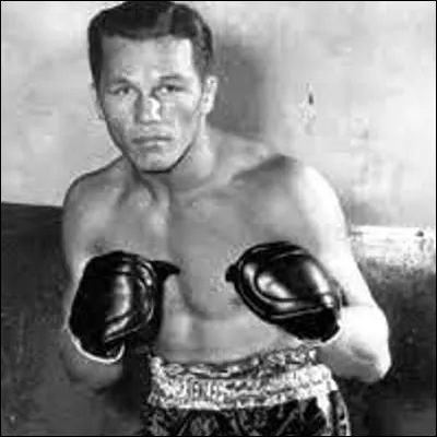 Quel boxeur surnomm&eacute; "L�Homme aux mains d�argile" devient champion du monde en 1948 dans un duel l&eacute;gendaire contre Tony Zale ?