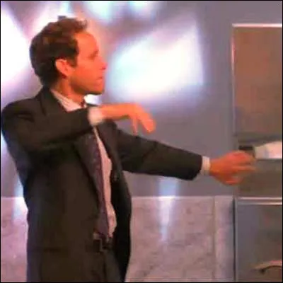 Quel chanteur &agrave; la voix de baryton-basse est l�interpr&egrave;te du tube "You're the First, the Last, My Everything" ?