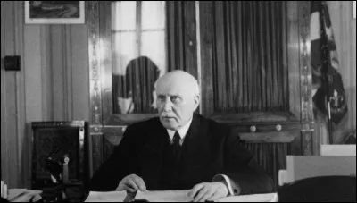 En 1940, le maréchal Pétain a été désigné président du Conseil puis est devenu chef de l'Etat français à l'âge de ...