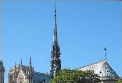 La flèche de Notre-Dame de Paris (détruite par un incendie en avril 2019) était l'oeuvre de quel architecte ?
