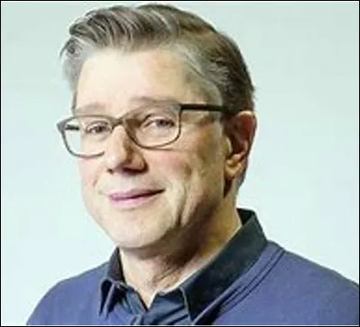 Qui est ce Jean, journaliste français, spécialiste des questions européennes, chevalier de l'ordre des Arts et des Lettres ?