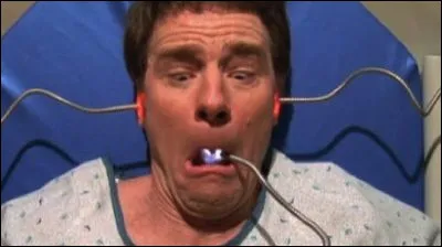 Quel organisme tente de recruter Hal ?