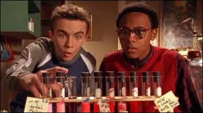 Comment Reese réussit-il à conclure l'expérience de Malcolm et Stevie ?