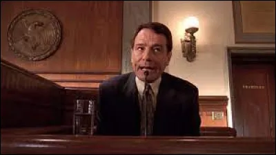 Qu'est-ce qui disculpe Hal pendant son procès ?