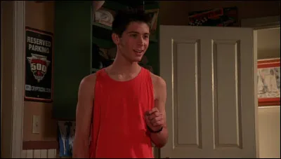 Où Reese trouve-t-il son premier job ?