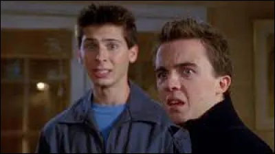 Par quel groupe d'animaux Reese se fait-il adopter ?