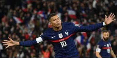 Mbappé a été sélectionné pour la première fois en équipe de France le...