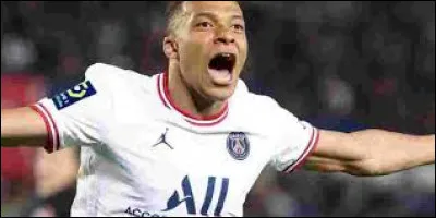 Le PSG a acheté Mbappé pour...