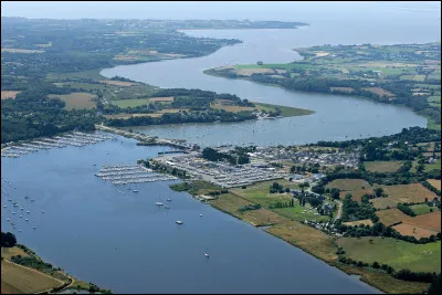 Dans quelle région ''La Vilaine'' coule-t-elle essentiellement ?