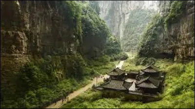 Dans quel pays asiatique la ville de Chongqing est-elle située ?