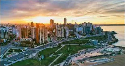 Laquelle de ces orthographes correspond à la capitale de l'Argentine ?