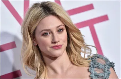 A-t-elle une sur ou un frère ?