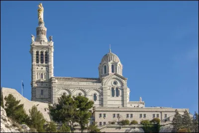 Quel est ce monument, la basilique catholique, emblème de la ville de Marseille construite en 1853 ?