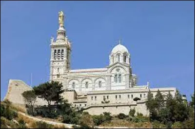 Quel est le surnom de la basilique ''Notre-Dame-de-la-Garde'' de Marseille ?