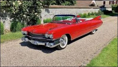 1989 : Johnny Hallyday chante "Cadillac".
De quel pays est originaire le constructeur automobile Cadillac ?