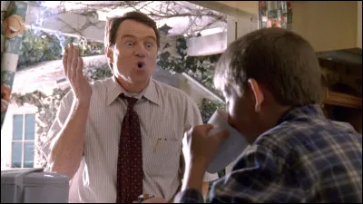 Hal promet d'arrêter quelque chose si Dewey arrête de fumer. Mais quoi ?