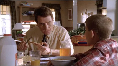 Quel insecte persécute Hal car il a détruit son nid ?