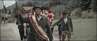 Complétez : 
"Ich leb alleine schon viele..."