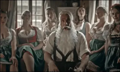 Complétez : 
"Sie muss nicht schön..."