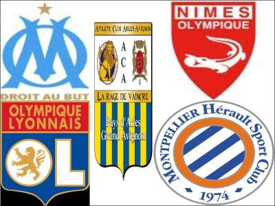 Est-ce qu'il y a l'cusson d'Auxerre ?