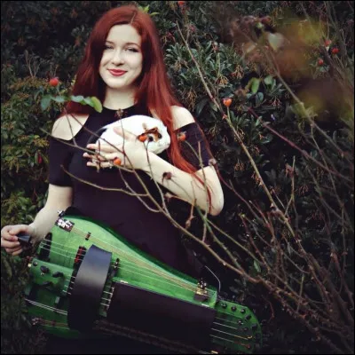 Complétez : 
"Mit ihren grauen..."