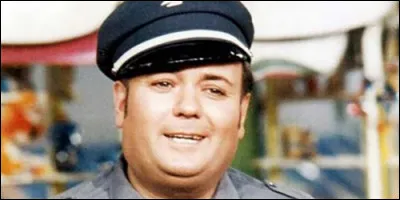 Emile Campagne est l'agent de police.