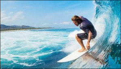 Dans le film "Brice de Nice", quelle est la couleur dominante de sa planche de surf ?