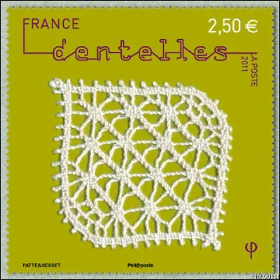À la main, au crochet, à l'aiguille, frivolité (ou aux navettes), au point coupé... Tiens, il en manque une : c'est la dentelle fabriquée aux [...], qui peut en comporter de [... à ...] !