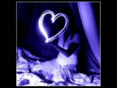 Qui chantait "Le Monde est gris, le monde est bleu" ?