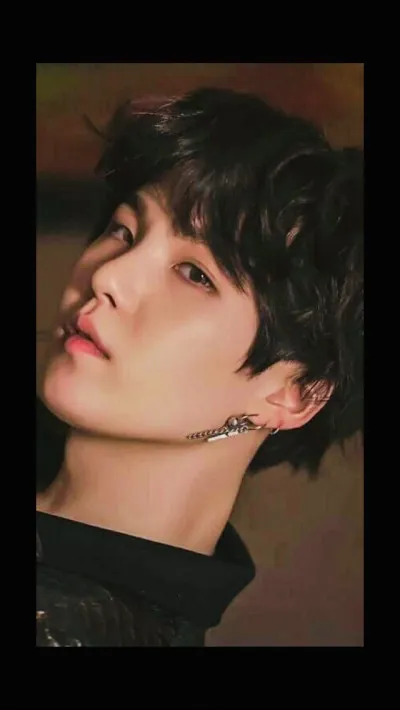 Quel est le vrai nom de Suga ?