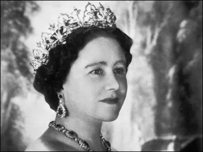 Comment s'appelle la deuxième fille et enfant d'Elizabeth Bowes-Lyon ?