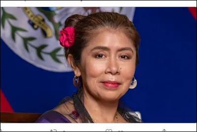 Quel pays cette femme dirige-t-elle ?