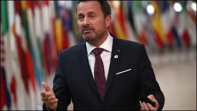 Quel pays cet homme dirige-t-il ?