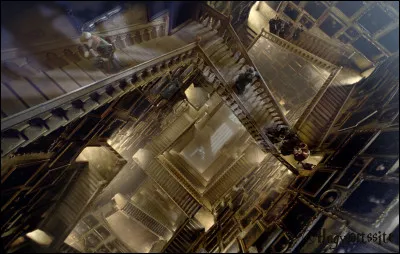 Combien y a-t-il d'escaliers à Poudlard ?