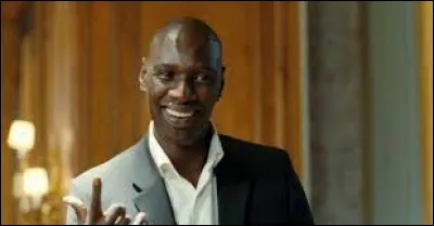 Quel rôle Omar Sy joue-t-il dans le film "Intouchables", publié en 2011 ?