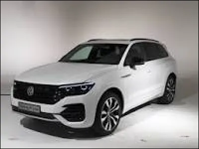 Ses trois dernières lettres font son décor, c'est le...