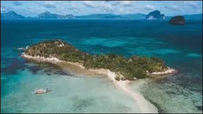 Il existe dans le monde des zones que l'on ne peut pas visiter, comme la fameuse zone 51. Parmi ces lieux, l'île brésilienne Queimade grande (proche de Sao Paulo) est interdite sauf à quelques scientifiques, pourquoi ?