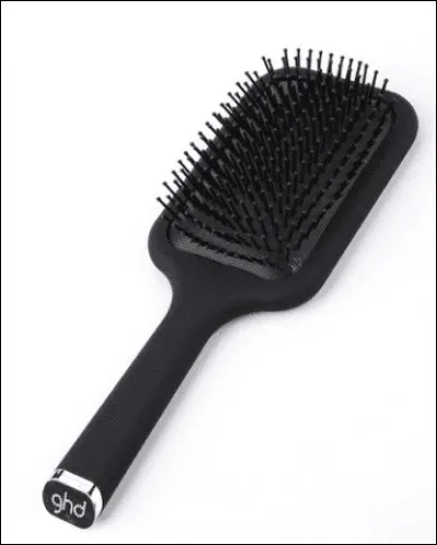 Si tu as les cheveux longs, est-ce que tu les brosses ?