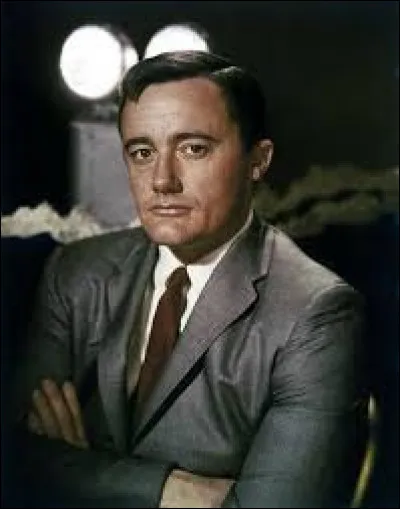 Robert Vaughn a été l'un des acteurs favoris de la télévision, mais a fait également quelques belles incursions au cinéma. Quelles assertions sont vraies ?