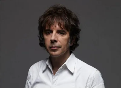 Qui est ce chanteur, auteur-compositeur-interprète du titre ''Monsieur'' ?