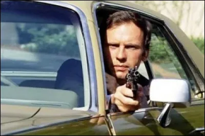 Il est Lucien Bellon, un tueur professionnel et se rend à Los Angeles pour éliminer un nommé Victor : quel est ce film ?