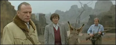 Il est Fulbert, le faux prêtre, dans ce film inspiré d'un roman de Robert Merle :