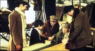 Il tient le rôle d'un cinéaste qui rêve depuis vingt ans de mettre en scène sa propre histoire : celle d'un enfant juif pendant l'Occupation, et tourne en même temps avec un opérateur en reportage et avec des petits moyens, une chronique du temps présent : quel est ce film ?