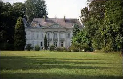 Je vous propose de partir dans les Hauts-de-France, &agrave; la d&eacute;couverte du ch&acirc;teau de Saulty. Commune de l'aire d'attraction Arrageoise, elle se situe dans le d&eacute;partement ...