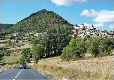 Quel est ce mont du Massif central en Lozère, point culminant des Cévennes acec 1 699 mètres d'altitude ?