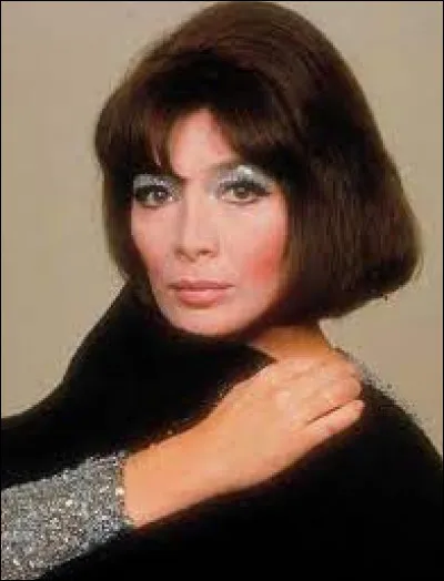 Chanteuse et actrice française, Juliette Gréco nous a quittés en 2020. Laquelle des chansons suivantes était à son répertoire ?