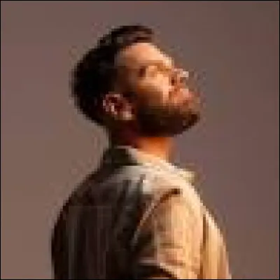 Trouve les paroles de "J'aimerais trop" de Keen'V : 
J'aimerais trop qu'elle m'aime, Mademoiselle Valérie
Oui, j'aimerais trop qu'elle m'aime, mais elle, elle ne veut pas, non, non ...