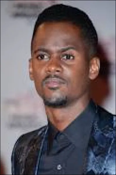 Trouve les paroles de "Sur ma route" de Black M : 
Sur ma route, j'ai eu des moments de doute
J'marchais sans savoir vers où, j'étais têtu rien à foutre
Sur ma route, j'avais pas d'bagage en soute
Et, dans ma poche, pas un sou, juste la famille, entre nous ...