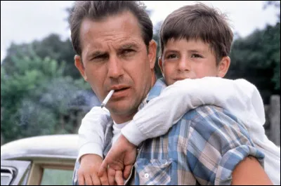 "Un monde parfait" de 1993 est un long-m&eacute;trage r&eacute;alis&eacute; par Clint Eastwood.